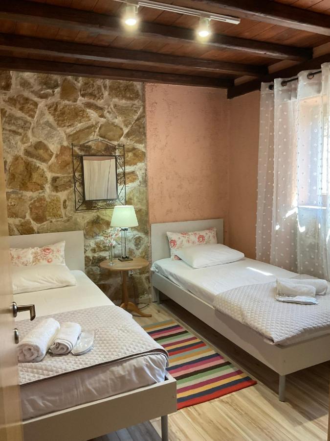Stonehouse & Casa Al Sole E Al Mare Βίλα Νέα Ρόδα Εξωτερικό φωτογραφία