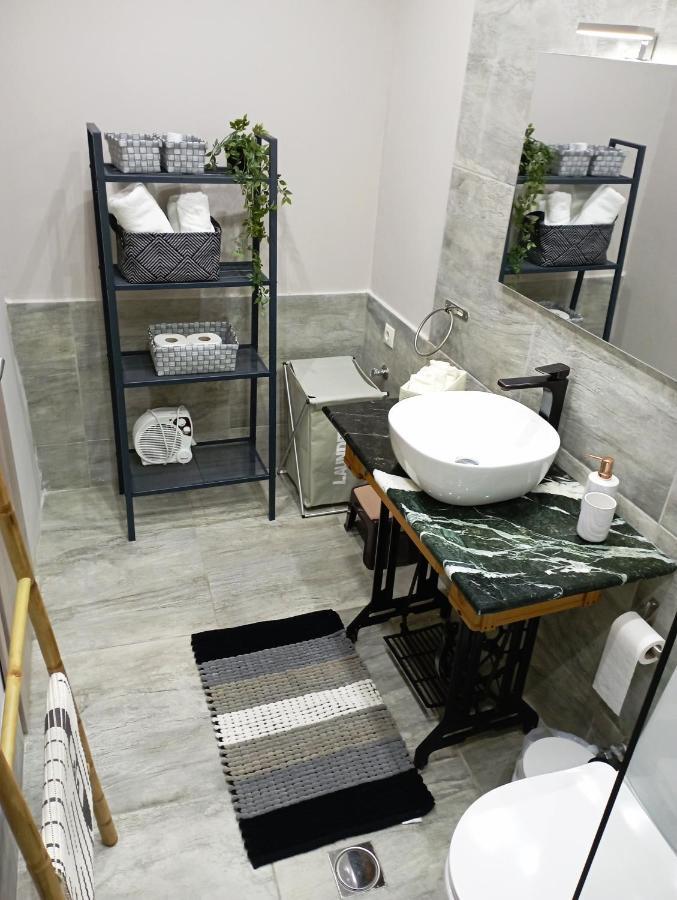 Stonehouse & Casa Al Sole E Al Mare Βίλα Νέα Ρόδα Εξωτερικό φωτογραφία