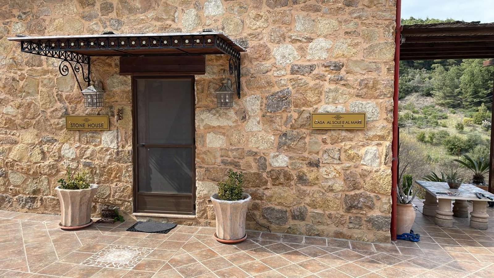 Stonehouse & Casa Al Sole E Al Mare Βίλα Νέα Ρόδα Εξωτερικό φωτογραφία
