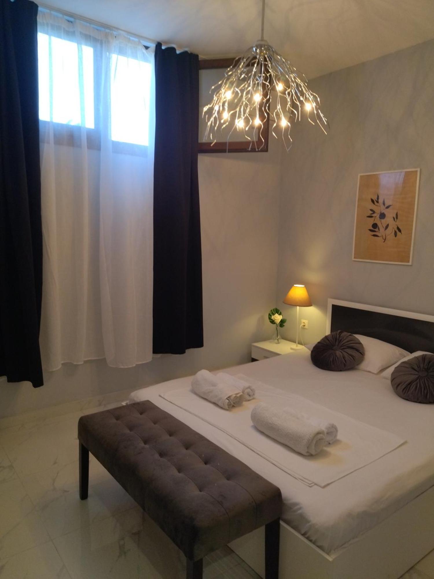 Stonehouse & Casa Al Sole E Al Mare Βίλα Νέα Ρόδα Εξωτερικό φωτογραφία