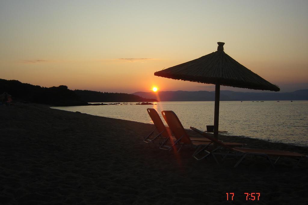 Stonehouse & Casa Al Sole E Al Mare Βίλα Νέα Ρόδα Εξωτερικό φωτογραφία